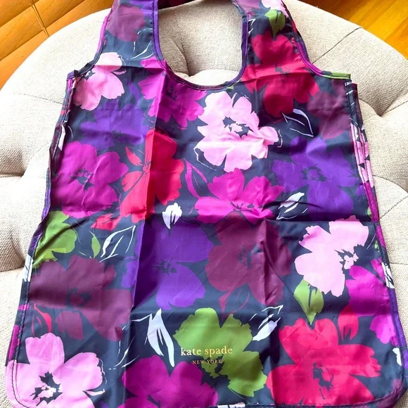 Kate Spade Black Tote (EUC) w/Matching New Travel Cosmetic Case & Foldable Tote - Picture 6 of 16